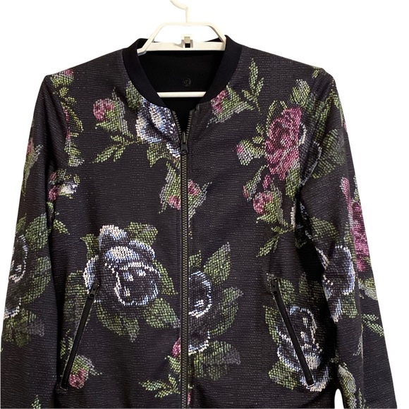 Lululemon Party Bomber Jacket Reversible Garden Party size 10 - Picture 4 of 16